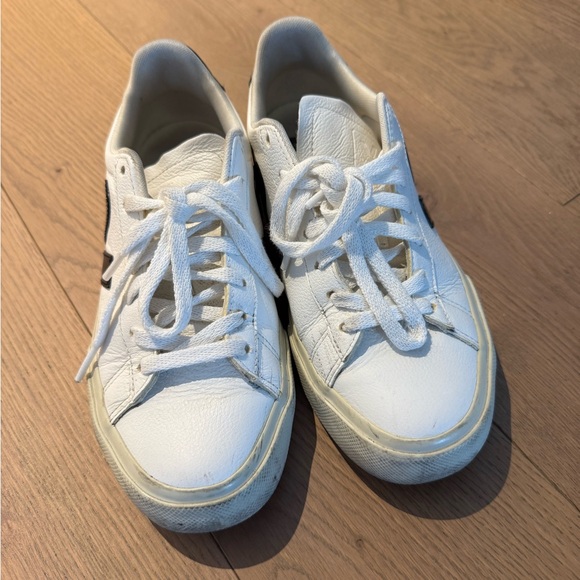 Veja Camp Sneakers - white and black - Picture 5 of 7